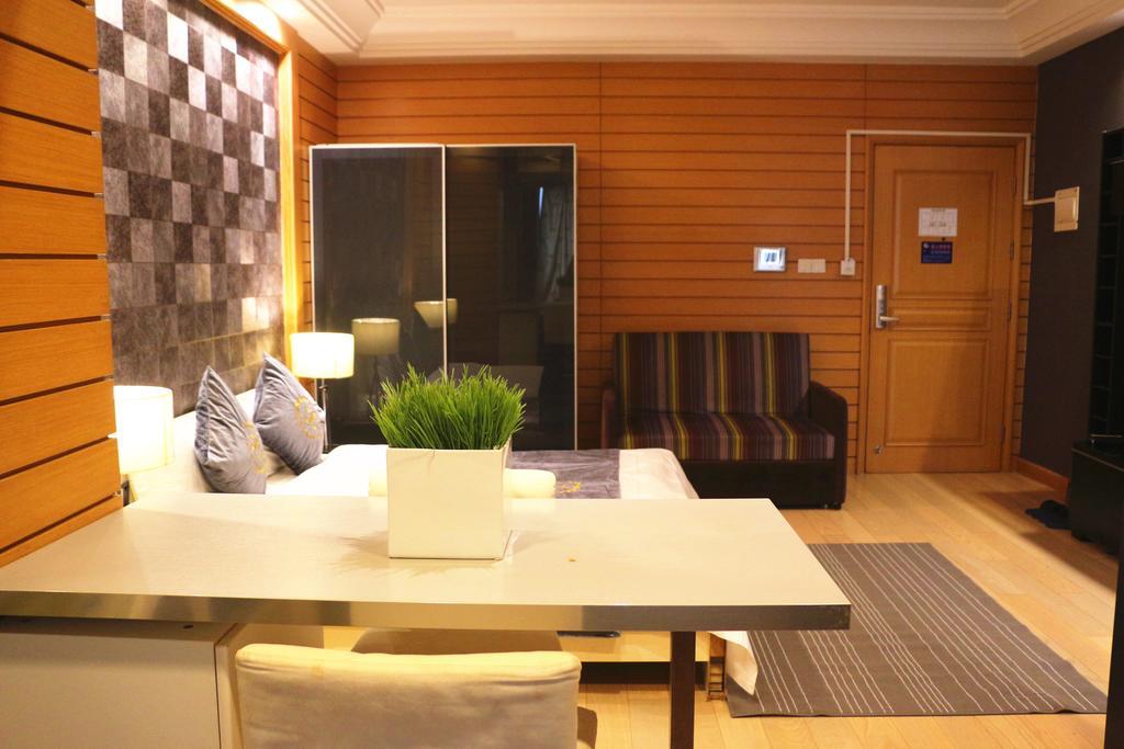 She & He Service Apartment Huifeng Kanton Exteriér fotografie